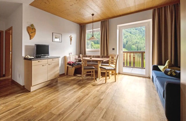 Cosy Holiday Apartment "Sonnleiten der kleinen Bären 8" with Mountain View, Wi-Fi, Garden
