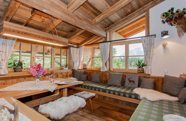 Cosy holiday home with lift near ski lift