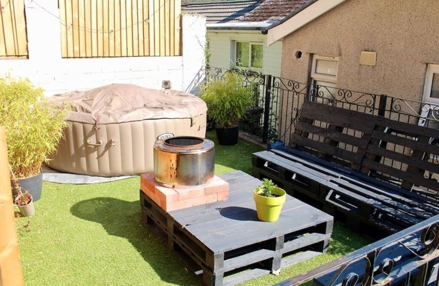 Cosy House in Welsh Hills, Sleeps 5 to 7