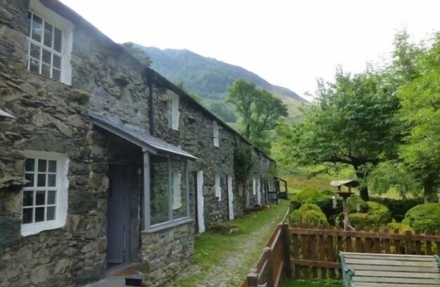 Cosy, romantic fellside cottage hidden in the Glencoyne valley