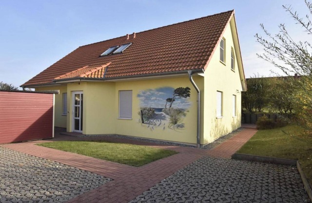Cosy semi-detached house with a sauna