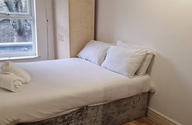 Cosy Studio at Camberwell Zone 2