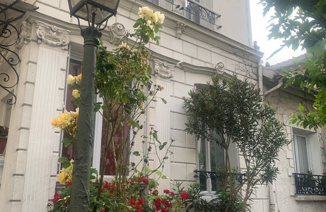 Cosy Villa 2 min RER B- located between Paris and Challes De Gaules Airport