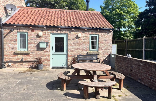 Cosy , Village location - One Bedroom Barn