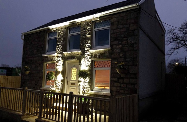 Cosy Welsh Cottage Brecon Beacons close to stunning walks and dog friendly.