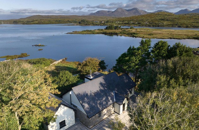 Cottage 424 - Cashel - sleeps 6 guests in 3 bedrooms
