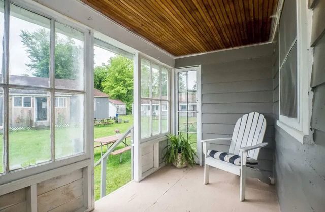 Cottage #7 - Lakefront Cozy Cottage with 1 bedroom in Charming Stow, NY