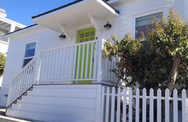 Cottage By The Sea - 1900's beach cottage 100 ft from beach