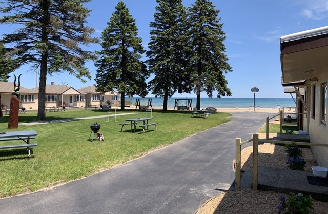 Cottage Cove · Lake Huron Beach Cottage No. 1