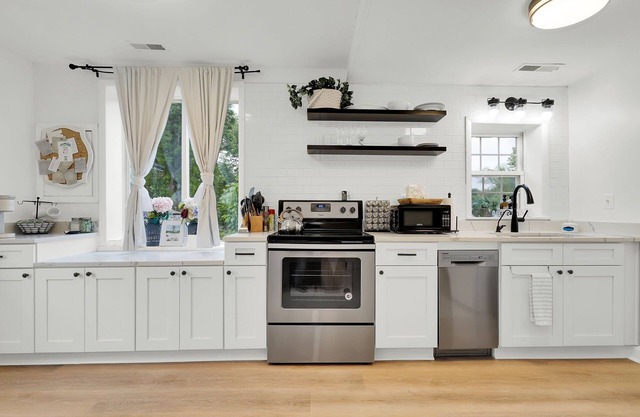 Cottage Escape in Virginia Wine Country