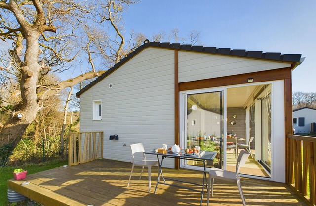 Cottage for 4 - Residence with pool