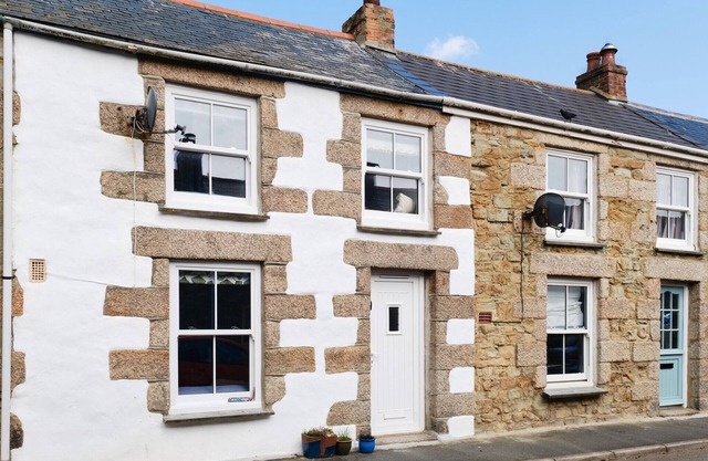 Cottage in Porthleven near Sandy Beach
