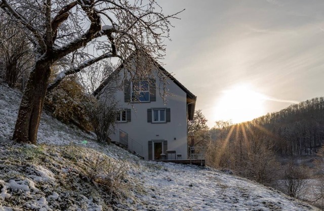 Cottage in the countryside with fireplace, sauna, breathtaking view of the valley, several terraces, 1500sqm plot 1.6m high fenced.