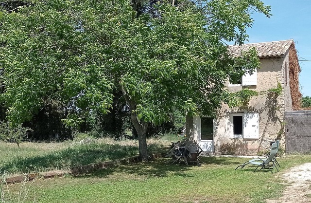 Cottage in the countryside 10 minutes from Isle sur la Sorgue