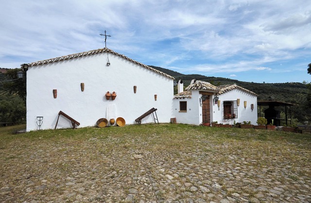 Cottage 'Majolero 3' with Shared Pool, Balcony and Wi-Fi