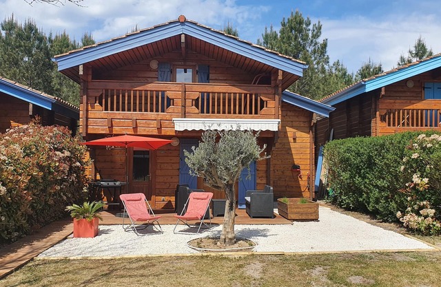 COTTAGE NEAR MIMIZAN AND CONTIS BALNEO/POOL IN VACATION VILLAGE