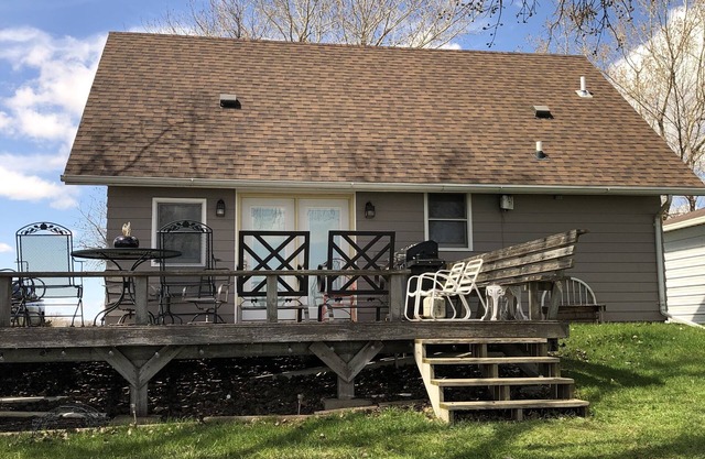 Cottage on The Lake
