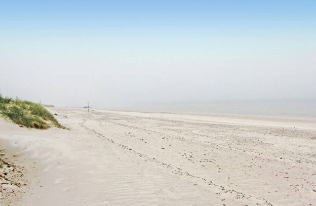 Cottage only 300 m from the long sandy beaches of Bödabukten bay.