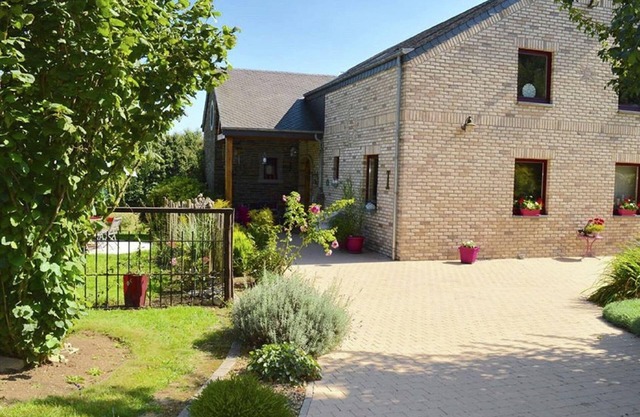 Cottage Oree des bois in Paliseul with garden