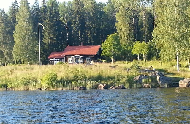 Cottage right by the lake in Bergslagen with sauna and boat