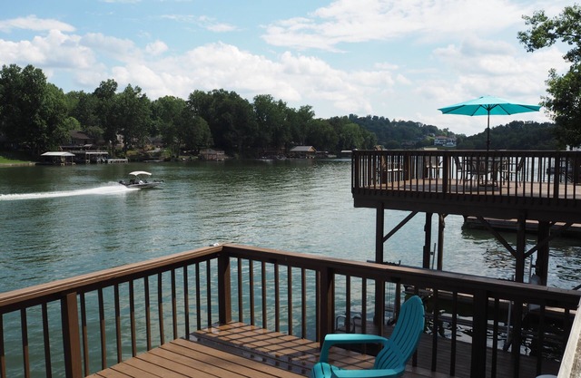 Cottage with Lake Views Hot Tub and Dock