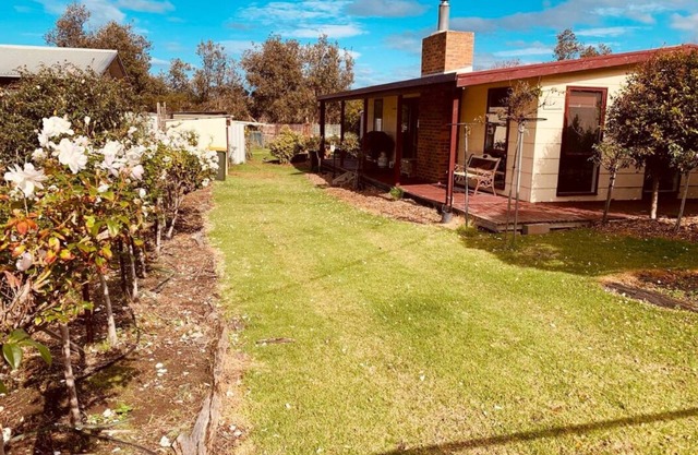 Cottage with spa and beach nearby