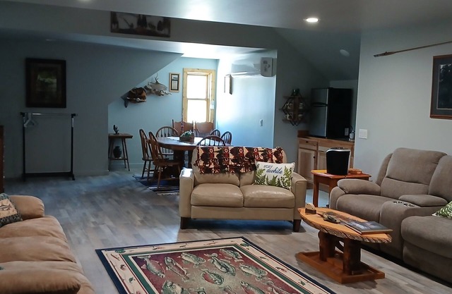 Cottonwood Comfort! New 3 Beds 1 Bath, AC, Loft Apartment