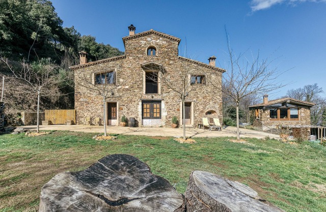 Country Cottage 'La Rústica' with Mountain Views, Shared Garden and Wi-Fi