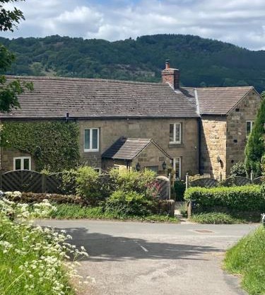 Country Cottage with great outside space & views