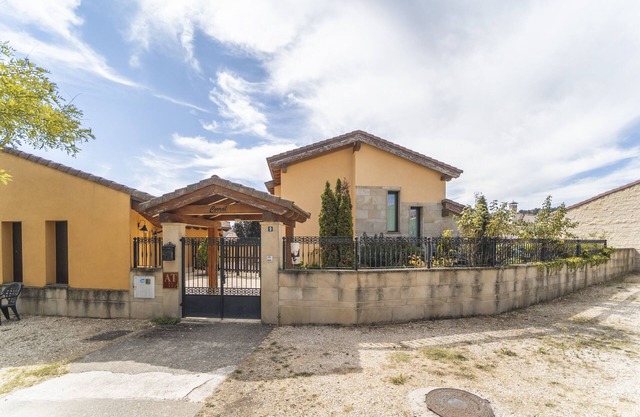 Country House 'Rural Iglesia 1' with Shared Terrace, Private Garden and Balcony