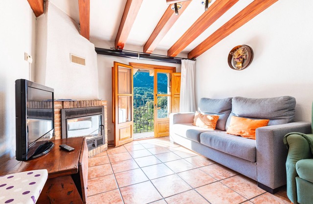 Country House 'Manolita 2' with Mountain View, Balcony and Wi-Fi