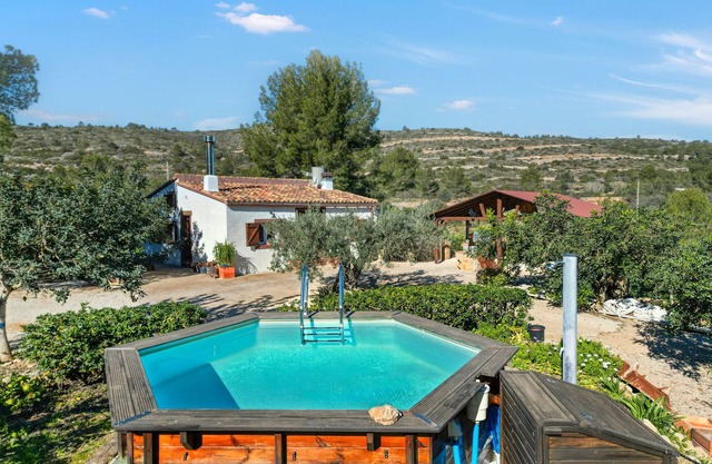 Country House 'El Castellet De L'Ocaive' with Mountain View, Wi-Fi and Air Conditioning