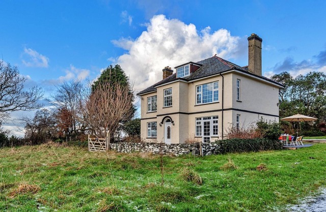 Country House in Snowdonia near Barmouth Beach