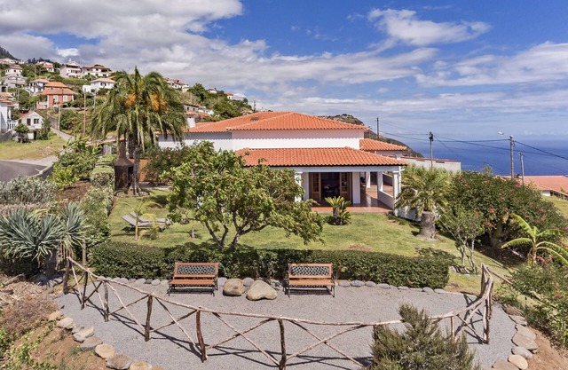 Country house with sea view, Southern Sunny House