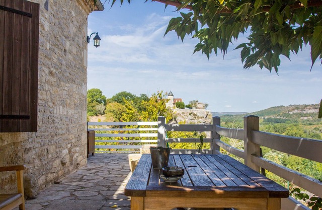 Country house with exceptional panorama