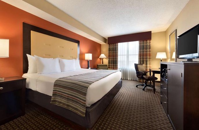 Country Inn & Suites by Radisson Evansville IN