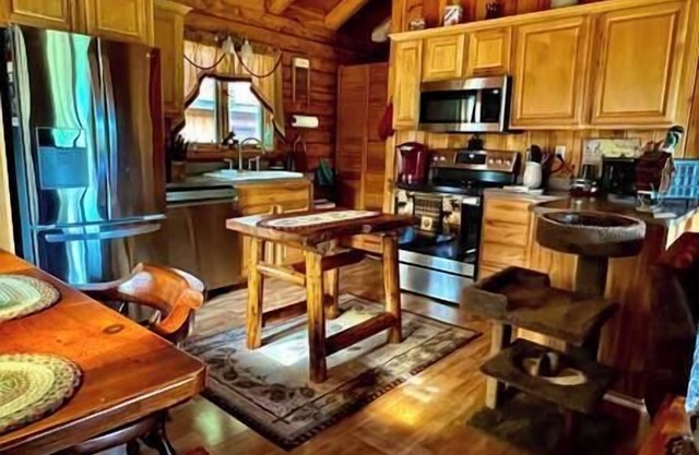 Country Log Cabin #1- In the heart of the White Mountains