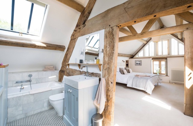 Countryside retreat, accommodating 8 guests, the perfect tranquil escape for both people and pets.