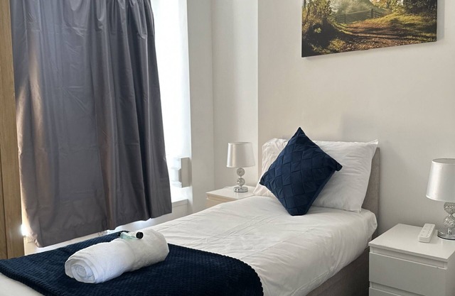 Courtyard Stay - 1 Bedroom Modern Apartment