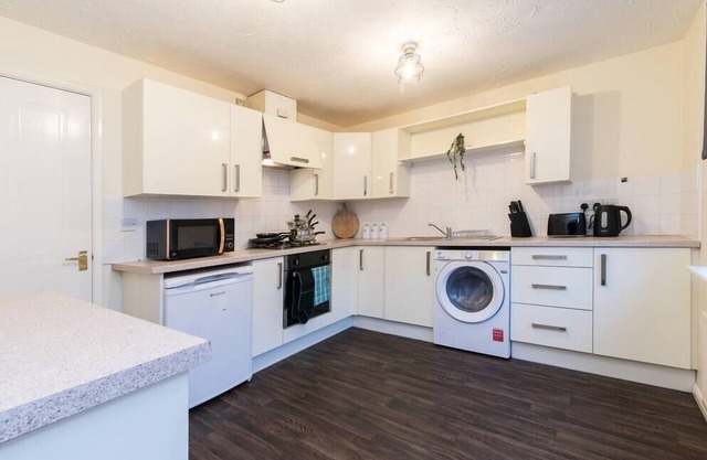 Coventry - Perchfoot Luxury 3 Bedroom House
