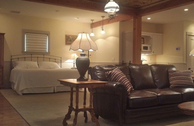 Cow Creek Suite for Two 9 Highway Miles North of Ouray in Sunny Ridgway