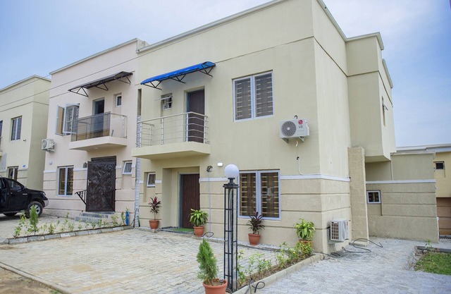 Cozy 1 Bed Apart - 24Hrs Power/WIFI/Security (Ash)