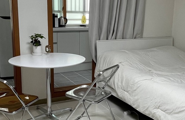 Cozy 1-bedroom apartment with AC, WiFi in lovely Seoul