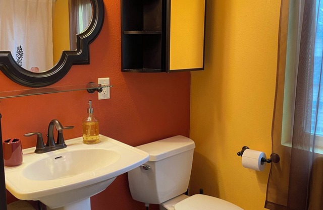 Cozy 1-bedroom stand alone apartment in fantastic Missoula, MT.!