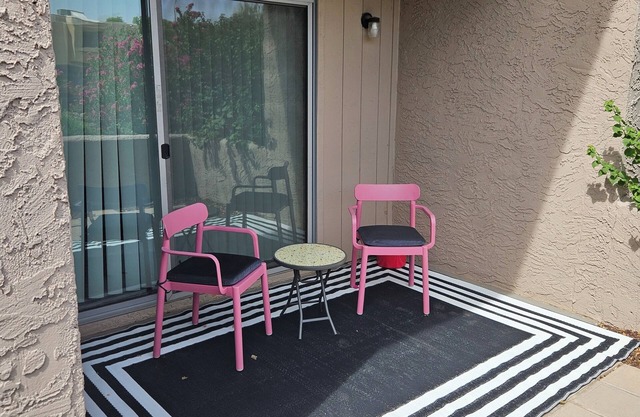 Cozy 1-BR condo with AC, pool, fitness room in Scottsdale