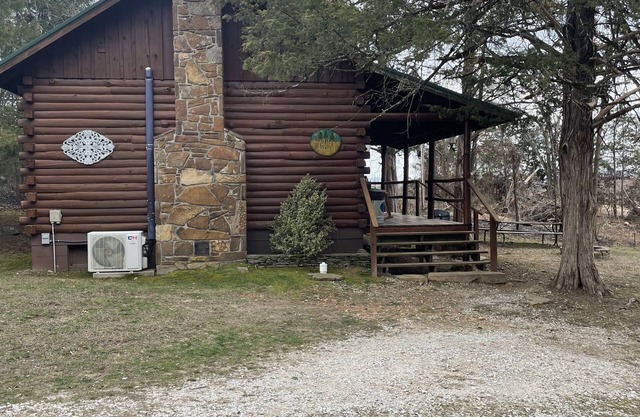 Cozy 2-bedroom cabin