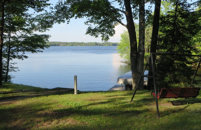 Cozy 2 bedroom Cottage on beautiful Townsend Flowage. Large boat dock/ATV Trails