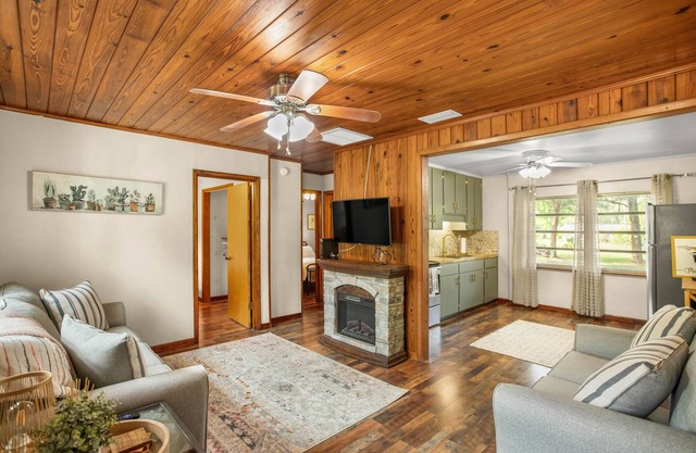 Cozy 2-Bedroom Dunnellon Abode