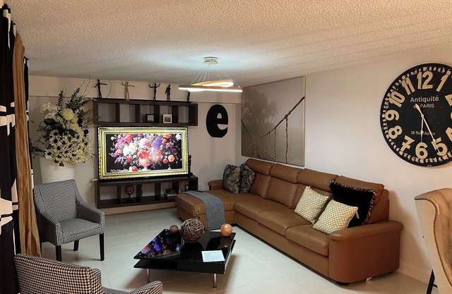 Cozy 2-bedroom townhome with WiFi, AC in awesome Orlando