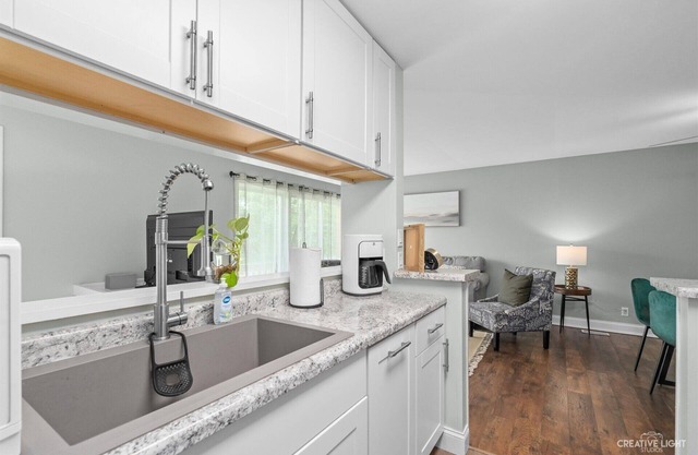 Cozy 2BR/2BA Townhome-Ideal Location Near Shops, Golf, Bike Trails, & More!